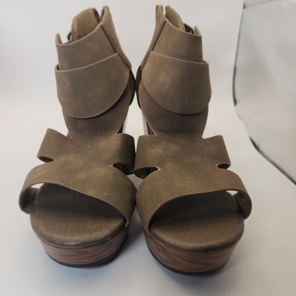 Pierre Dumas PAM-4 Taupe Size 5 M Open Toe Heels Zipper Platform Sandals Tan - Picture 2 of 8